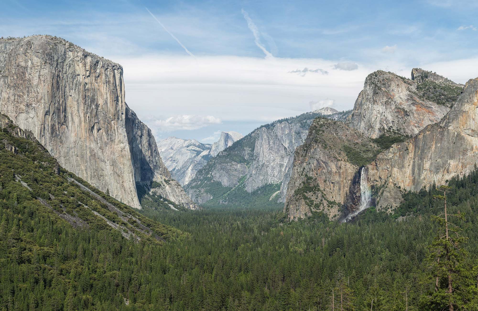 Yosemite Valley from Tunnel View: El Capitan, Half Dome and Bridalveil Fall