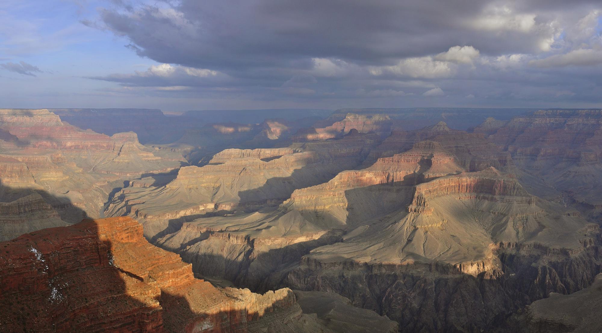 Grand Canyon from Hopi Point at sunrise, South Rim